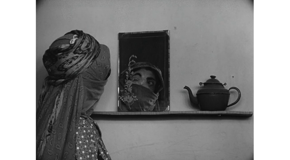 Khaneh Siah Ast by Forough Farrokhzad. Film still.