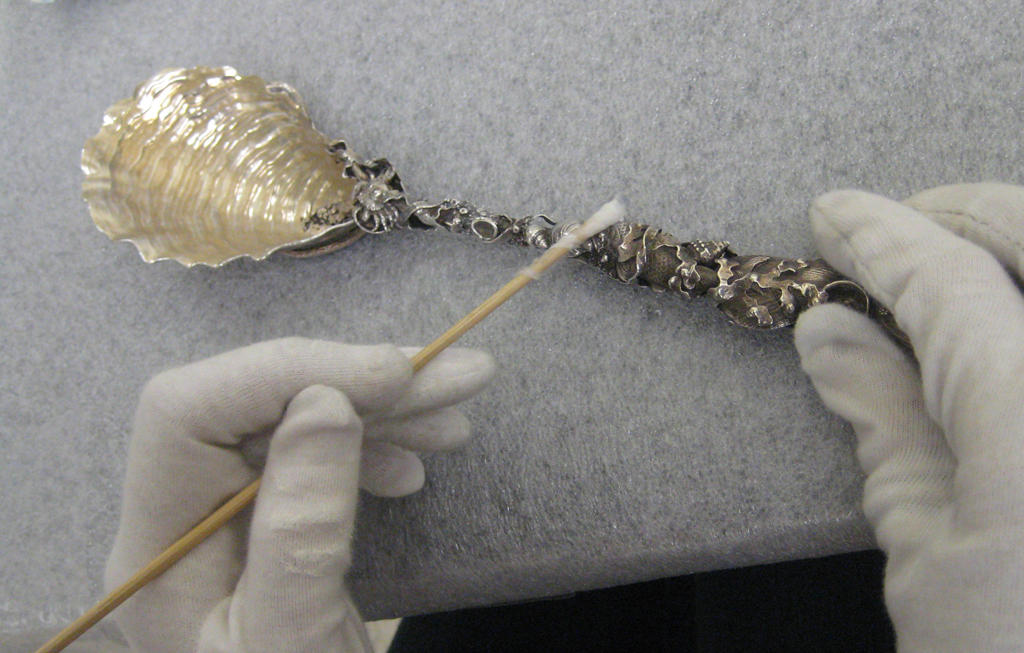 silver polishing with cotton 