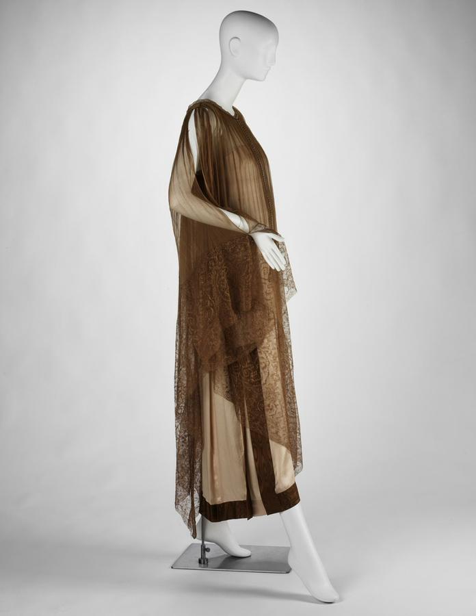 tea gown | RISD Museum