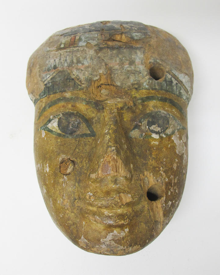 the back of mummy gold mask